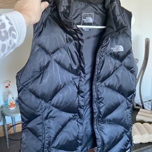Black medium northface vest
